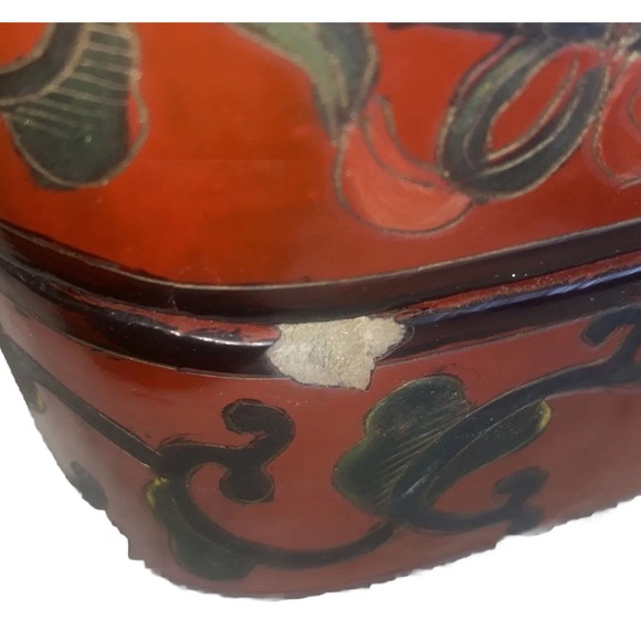 Antique Chinese porcelain lacquered stacking Wedding box, 3 tier. 11”x8”x7” - Picture 5 of 15